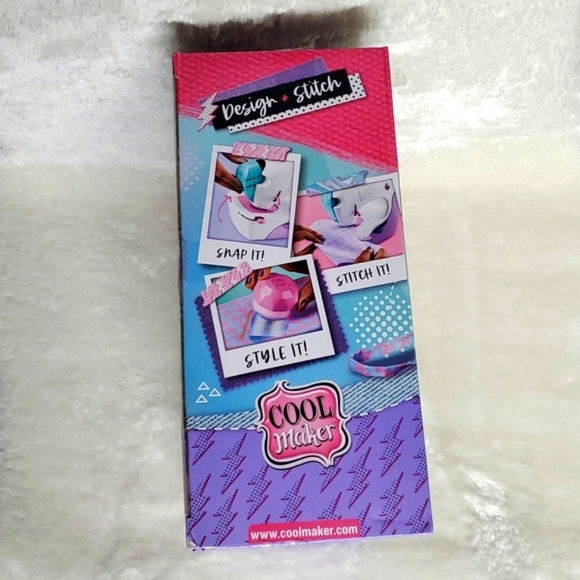 Cool Maker Stitch 'N Style Fashion Studio Sewing Machine Toy NIB - Picture 5 of 6